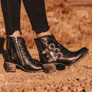 Freebird Savanna Women's Black Ankle Boots, Size 7, WINE